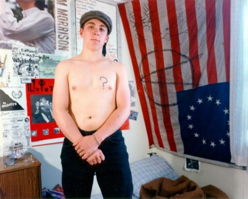 In my bedroom — a photo project about the rooms of American teenagers of the 80s and 90s