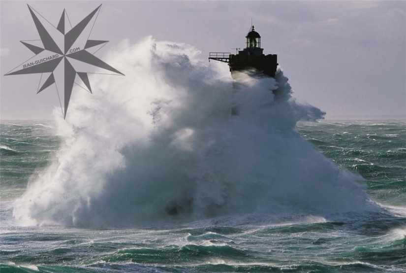 In the middle of the storm: did the lighthouse keeper from the legendary photograph survive?