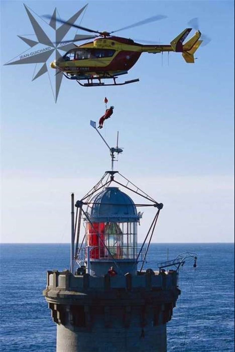 In the middle of the storm: did the lighthouse keeper from the legendary photograph survive?