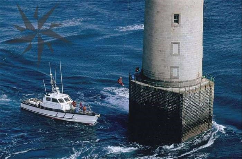 In the middle of the storm: did the lighthouse keeper from the legendary photograph survive?