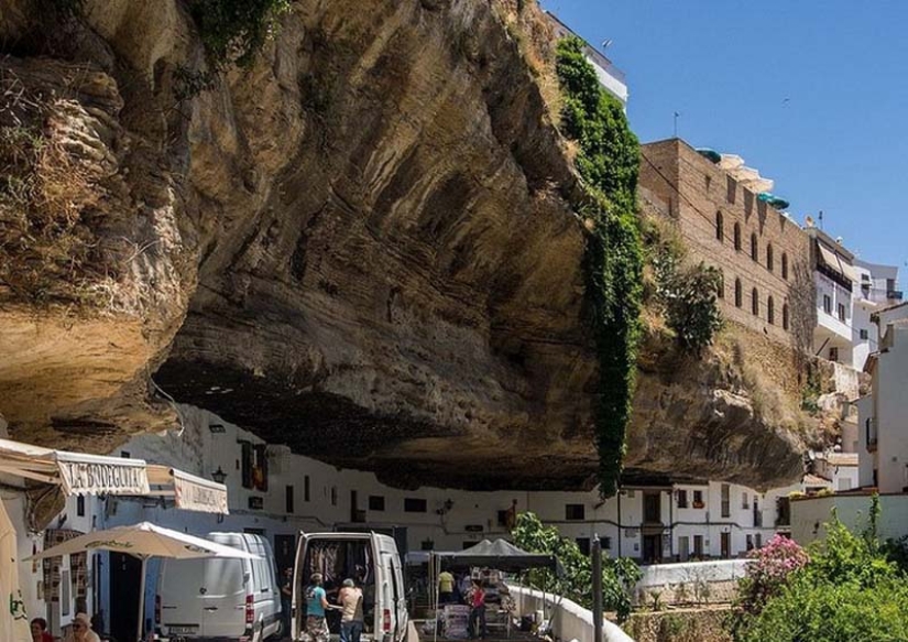 Increíble pueblo rockero: Setenil de las Bodegas