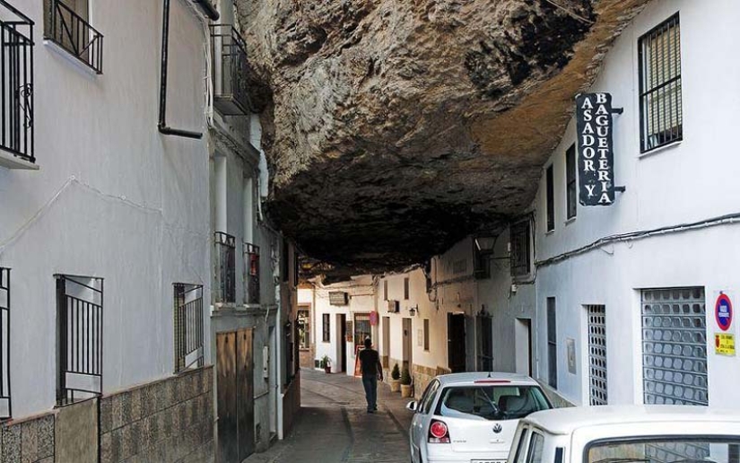 Increíble pueblo rockero: Setenil de las Bodegas