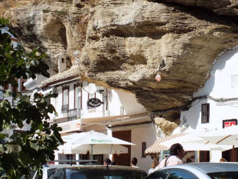 Increíble pueblo rockero: Setenil de las Bodegas