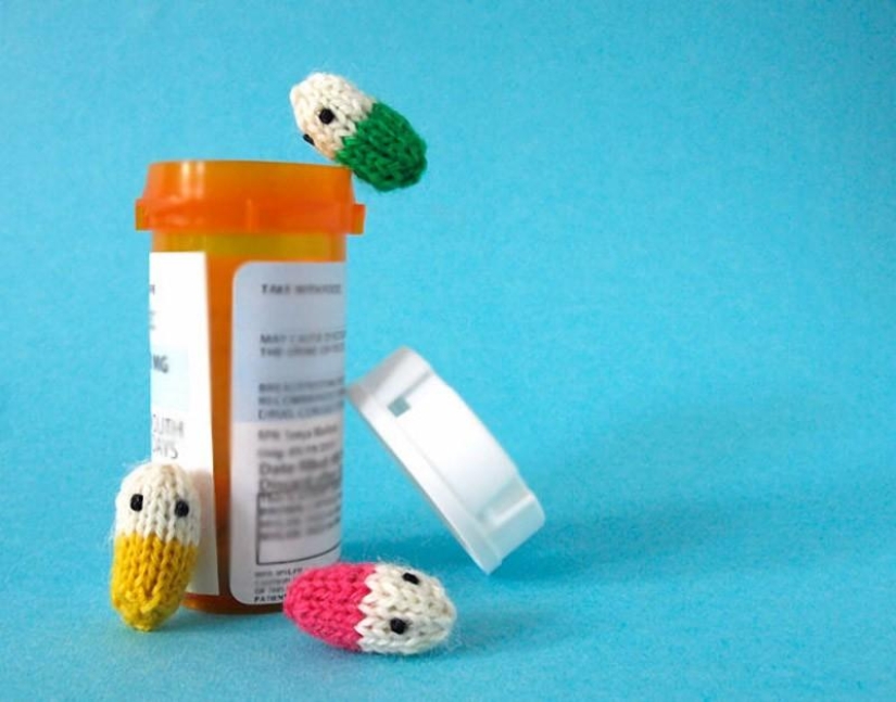 Incredible miniature knitted and crocheted items