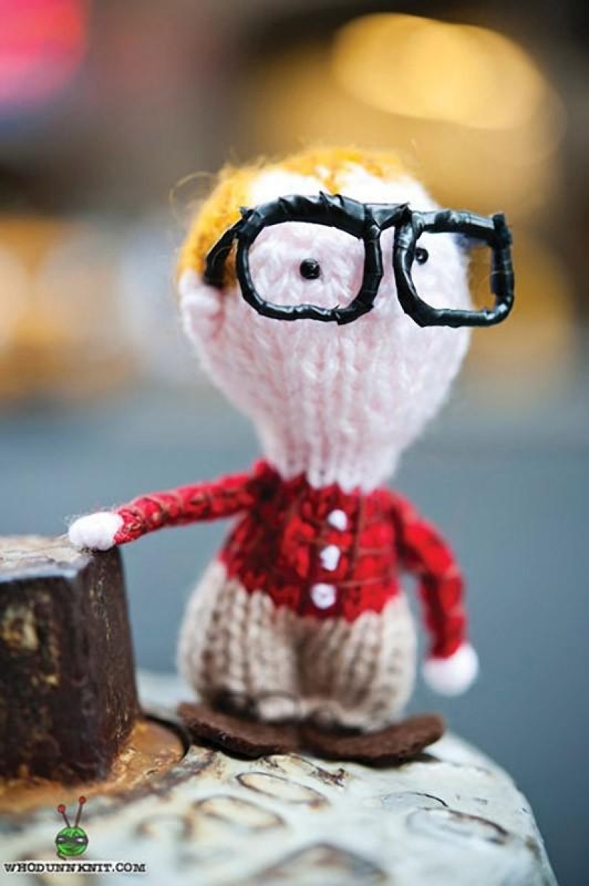 Incredible miniature knitted and crocheted items