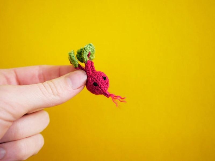 Incredible miniature knitted and crocheted items