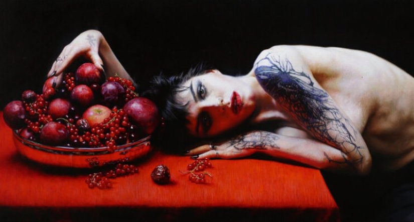 Incredible photorealism of erotic paintings by Anna Vypykh