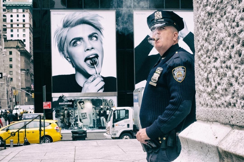 Inesperadas escenas de la calle de nueva York y tel Aviv en la lente del maestro de la calle-foto por Ronen Berka