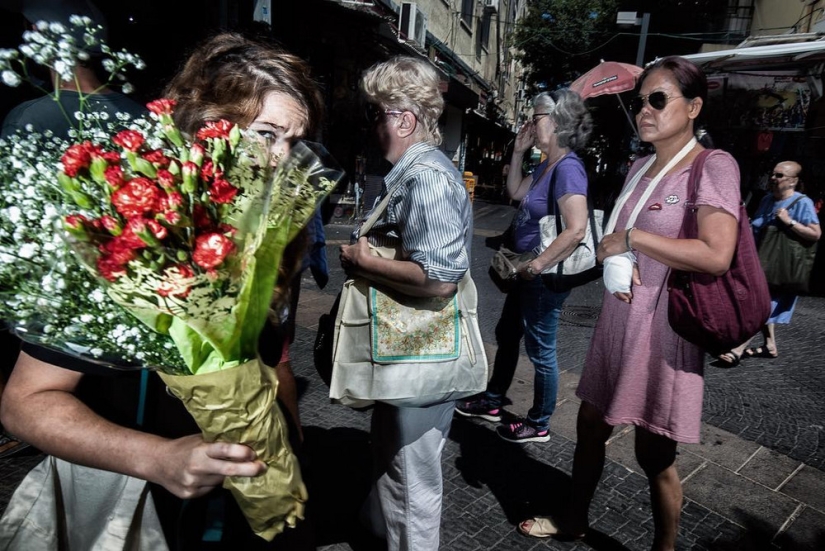 Inesperadas escenas de la calle de nueva York y tel Aviv en la lente del maestro de la calle-foto por Ronen Berka