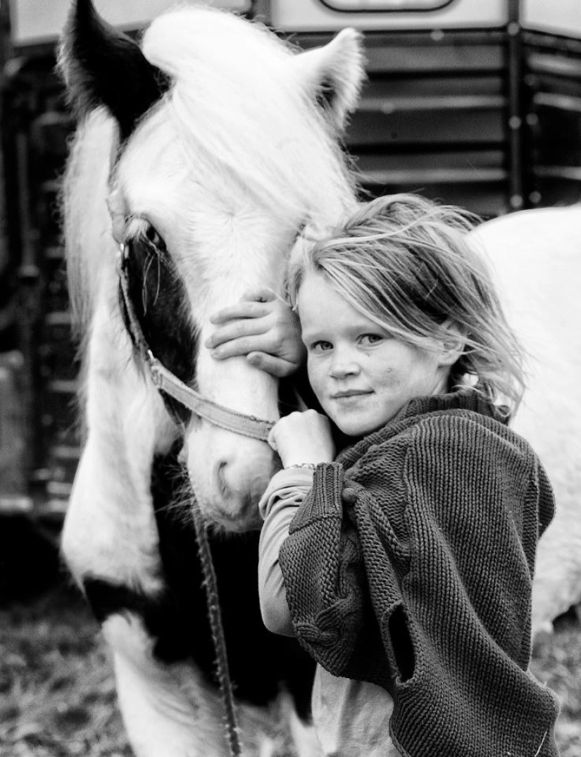 Infancia sobre ruedas: jóvenes gitanos irlandeses en impresionantes fotos por Jamie Johnson