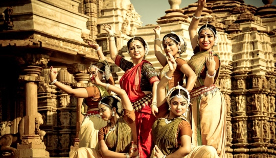 Infidelity, third floor and singing briefs: sexual entertainment of ancient Indians