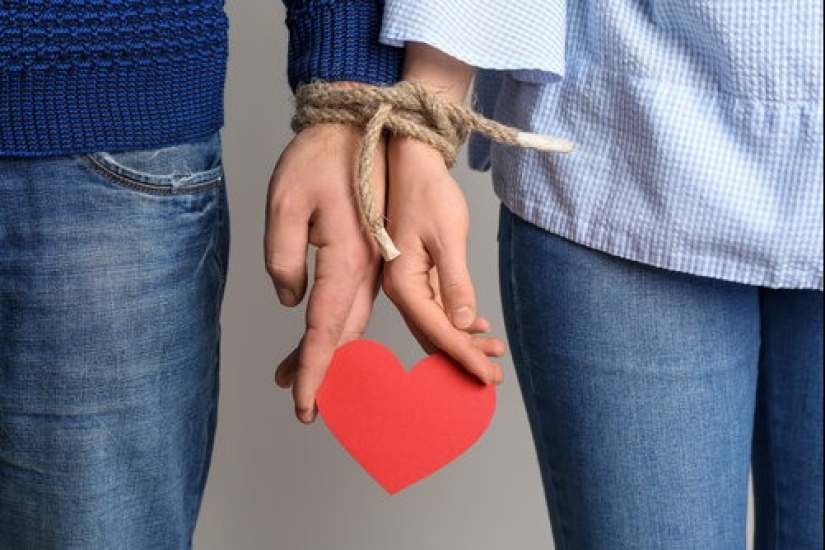 Is love a drug? 8 signs of Love Addiction that Harm Relationships
