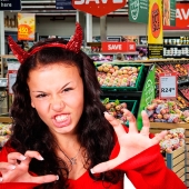 Is the buyer always right? 4 types of obnoxious Store Visitors