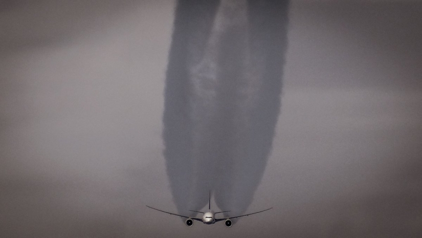 It turns out that the pilots of passenger airliners are the best photographers