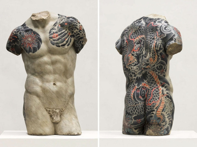 Italian artist stuffs classic sculptures with tattoos