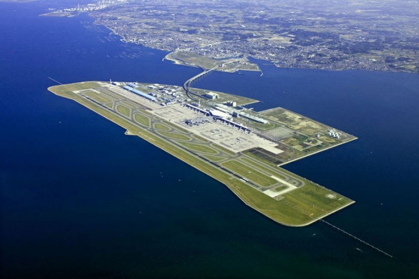 Kansai: un aeropuerto increíble en medio del mar