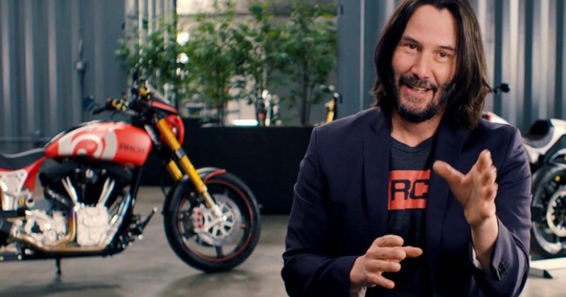 Keanu Reeves and the happy story of his love... for motorcycles