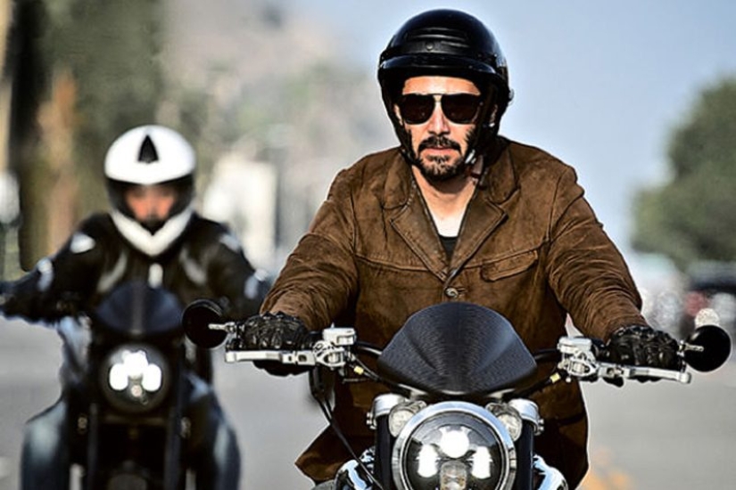 Keanu Reeves y la feliz historia de su amor... para motocicletas