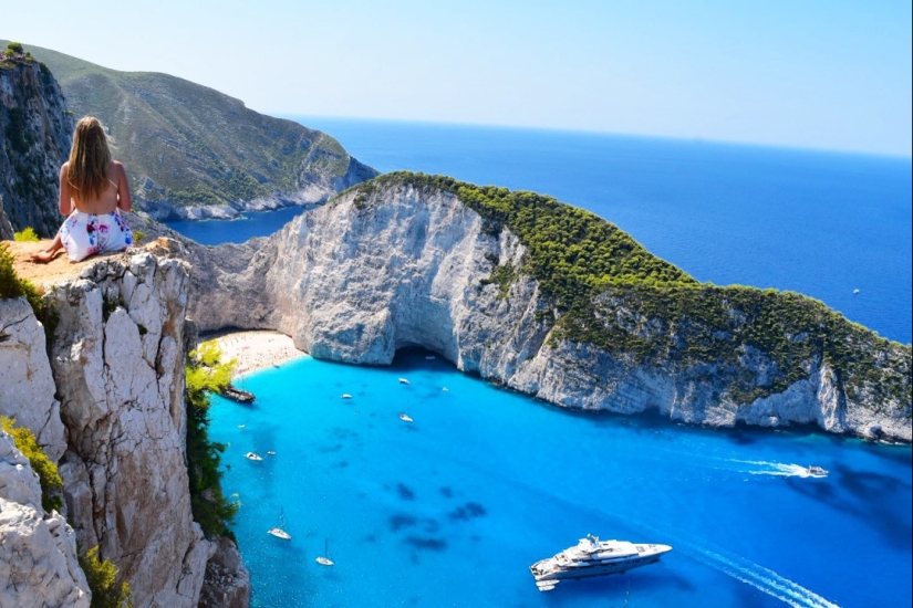 La bahía de Navaio es una playa protegida en la isla griega de Zakynthos