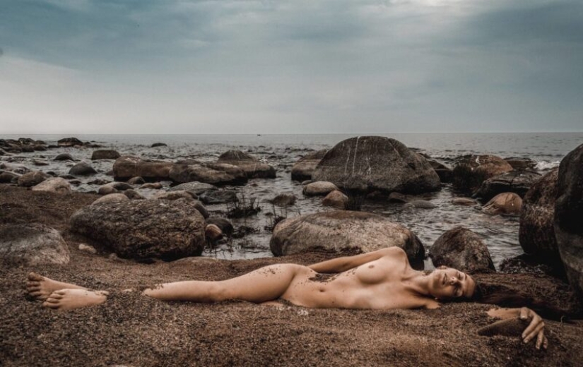 La belleza de la naturaleza y el cuerpo femenino en las obras fotográficas de Sergey Leksin