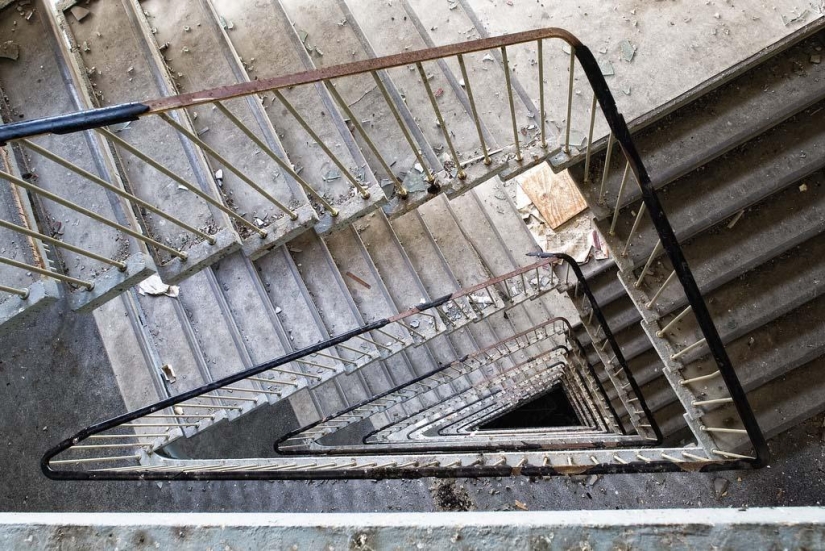 La belleza vertiginosa de las escaleras de caracol