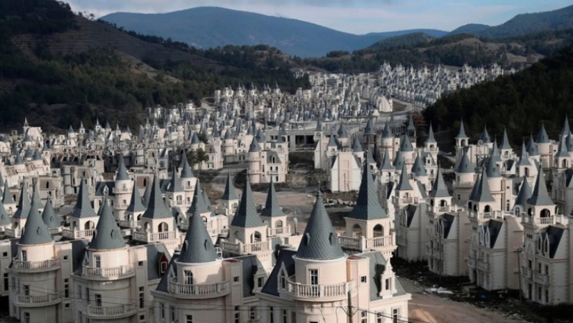 La ciudad de los castillos fantasma Burj Al Babas