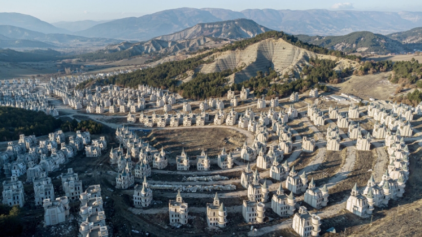 La ciudad de los castillos fantasma Burj Al Babas