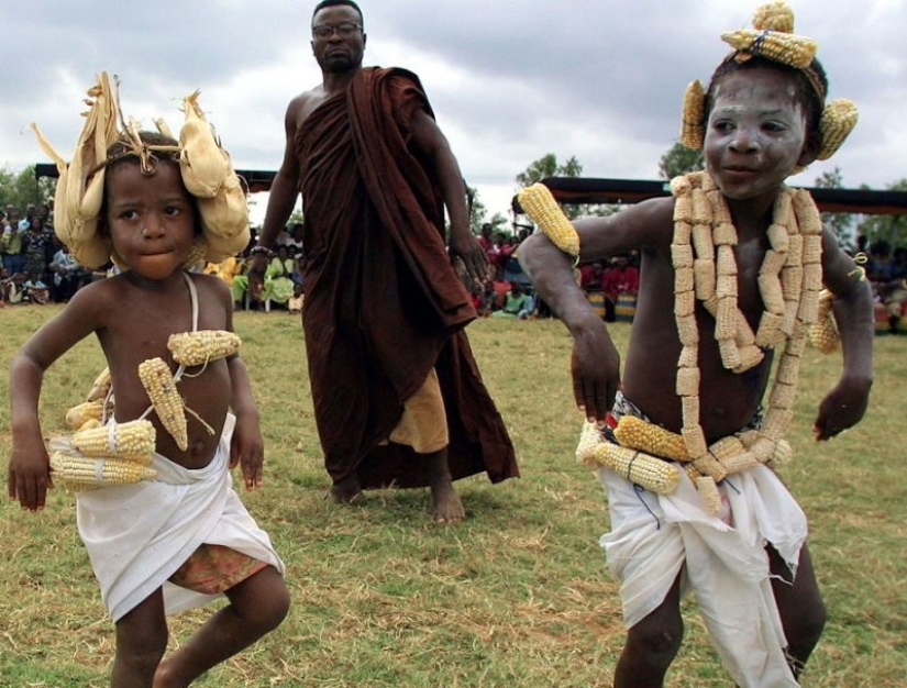 La costumbre de "trokosi": por qué las niñas son entregadas a la esclavitud sexual en África