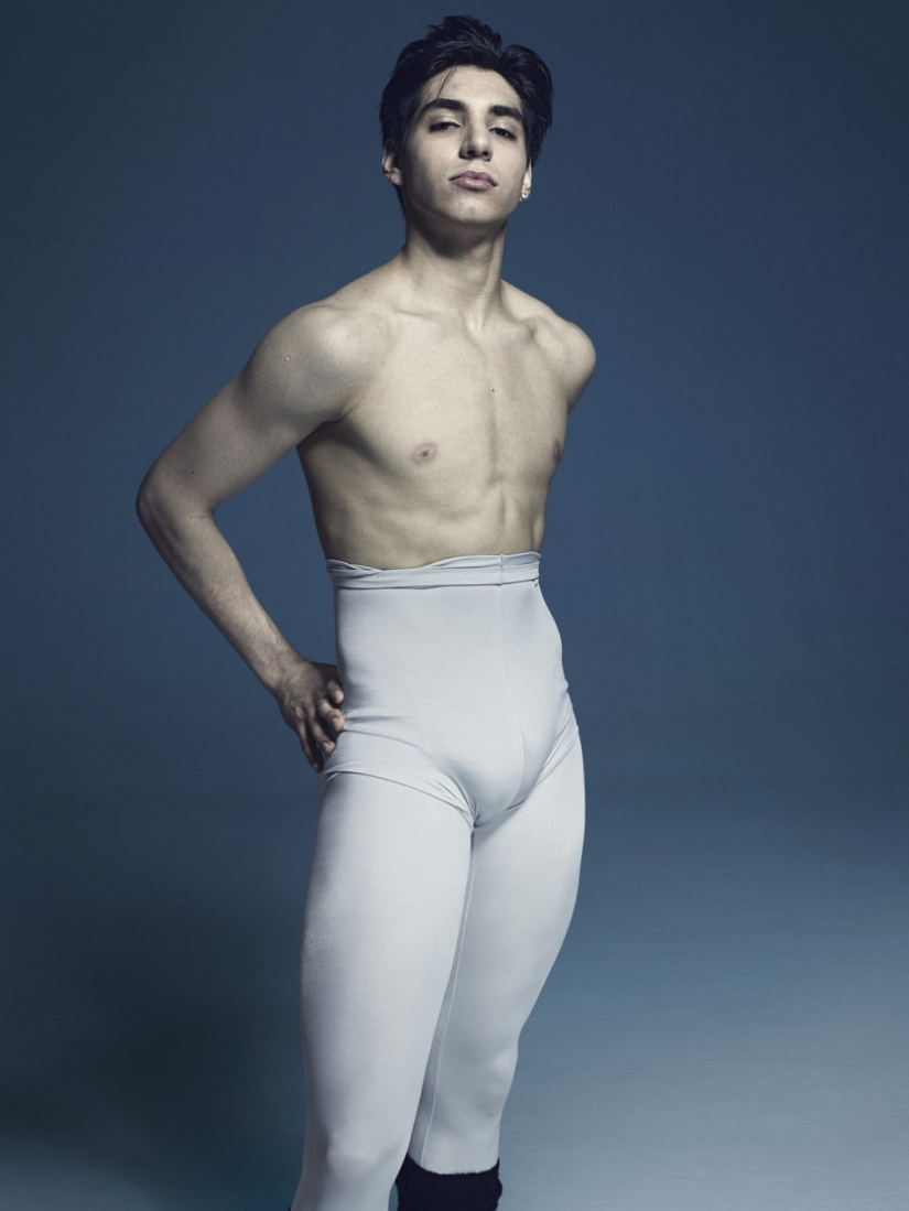 La dura belleza de los bailarines de la escuela de ballet en el proyecto fotográfico de Rick Guest