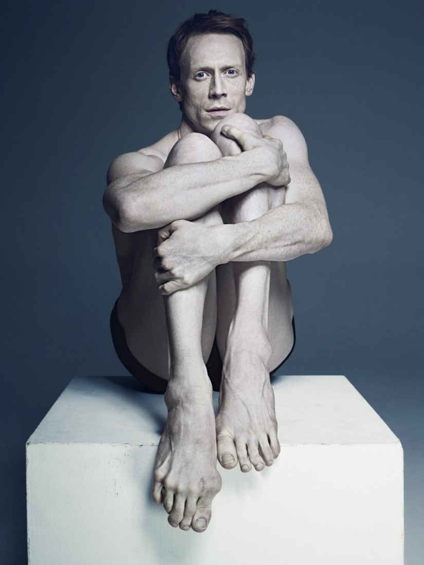 La dura belleza de los bailarines de la escuela de ballet en el proyecto fotográfico de Rick Guest