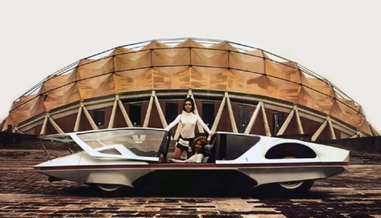 La elegancia de retro-futurismo: italiano coche del futuro en 1970