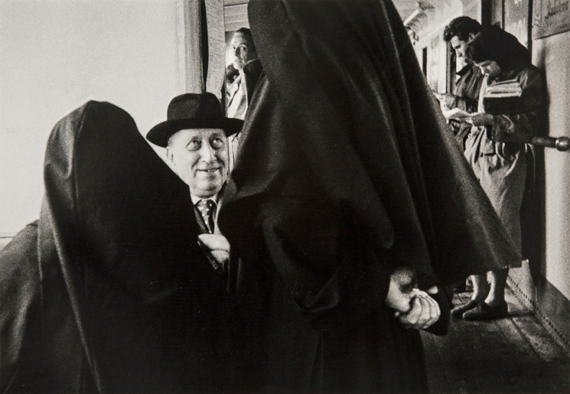 La esquiva Dolce Vita: Italia en el clásico fotográfico por Gianni Berengo Gardina