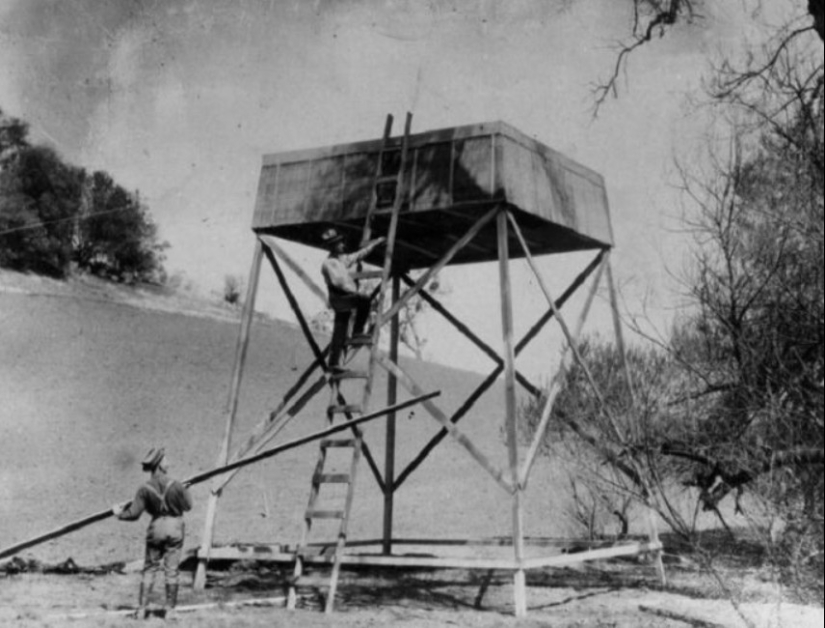 La extraña historia del" Señor de la lluvia " Charles Hatfield, que casi se ahoga en California