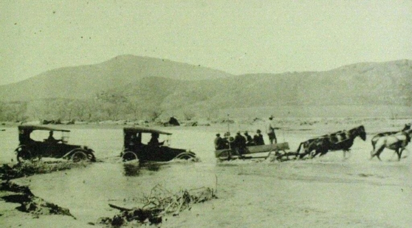 La extraña historia del" Señor de la lluvia " Charles Hatfield, que casi se ahoga en California