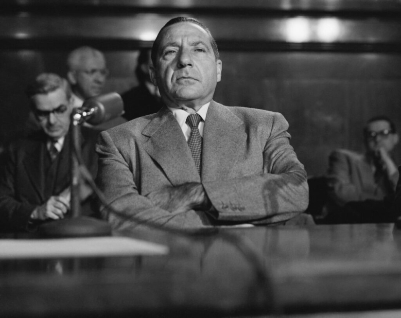 La historia de Frank Costello, quien se convirtió en el prototipo del padrino Don Vito Corleone.