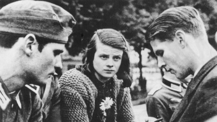 La historia de una valiente niña Sophie Scholl, ejecutada por los nazis en la guillotina