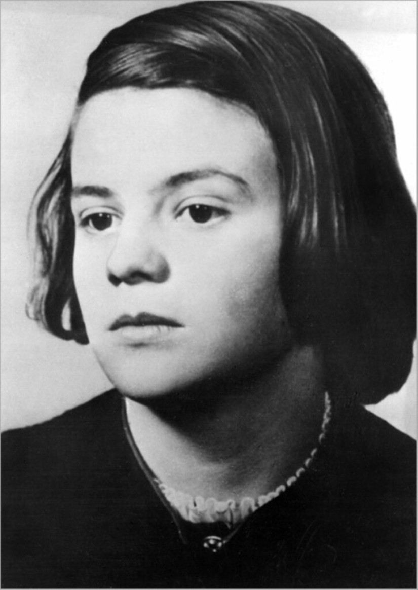 La historia de una valiente niña Sophie Scholl, ejecutada por los nazis en la guillotina