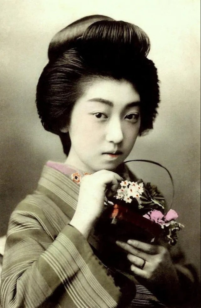 La historia de vida y hermosas fotos de la geisha de nueve dedos Tise Takaoka