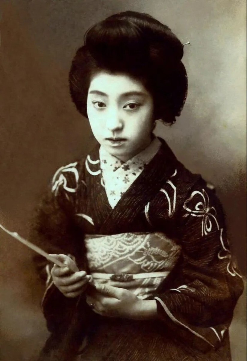 La historia de vida y hermosas fotos de la geisha de nueve dedos Tise Takaoka