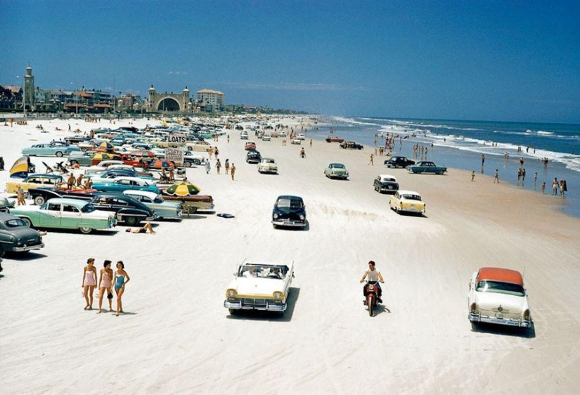 "La imagen del Paraíso terrenal" de la playa de historia de los EE.UU. en color