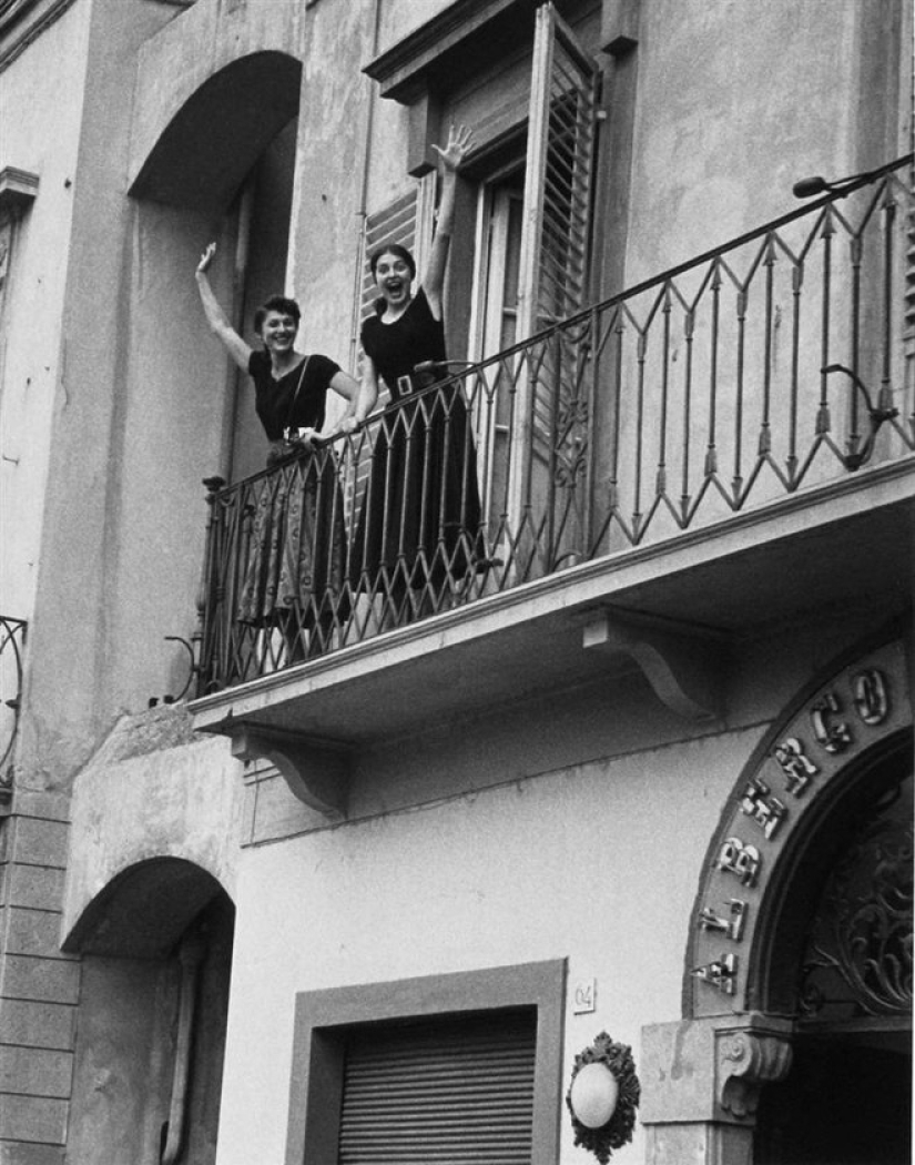 La legendaria serie de fotos de Ruth Orkin "Una mujer americana en Florencia"