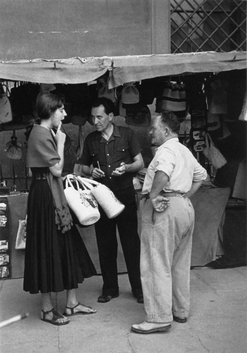 La legendaria serie de fotos de Ruth Orkin "Una mujer americana en Florencia"