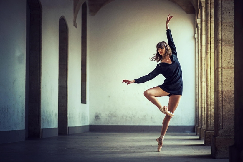 La magia de bailar con la metrópoli: una magnífica serie de fotos de gimnastas y bailarines de Dimitri Rulland