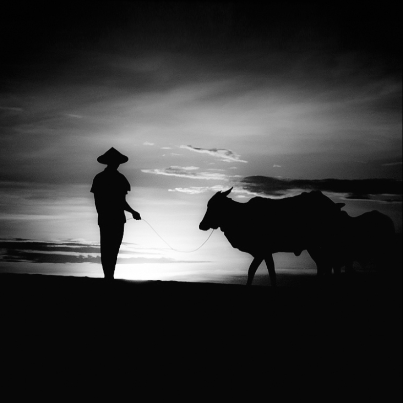 La poesía de la fotografía en blanco y negro en la obra de Hengka Koentjoro