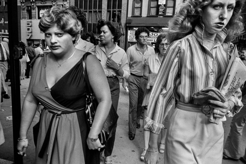 La realidad en blanco y negro de la Nueva York de los 80 en fotos de Bruce Gilden