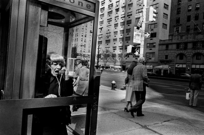 La realidad en blanco y negro de la Nueva York de los 80 en fotos de Bruce Gilden