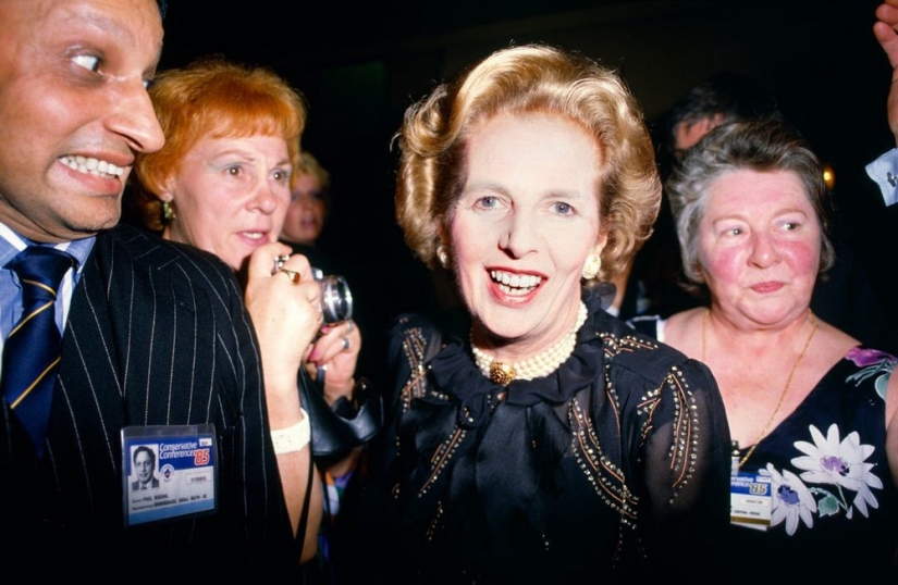 La subcultura de los años 70, la época de Margaret Thatcher y las calles de Tokio, en la fotografía social de Chris Steele-Perkins