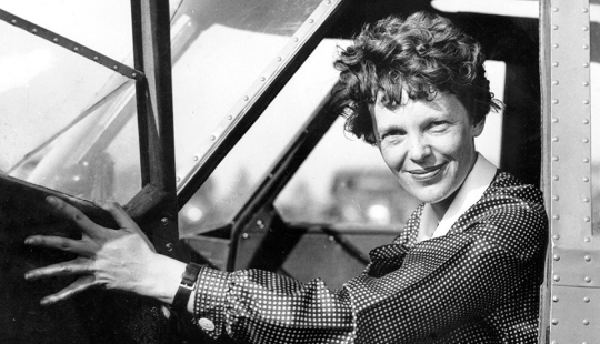 La valiente piloto Amelia Earhart: una leyenda de la aviación que desapareció en el cielo