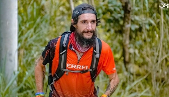 La voluntad de vivir: un hombre sin estómago, colon y vesícula biliar se ha convertido en un corredor de maratón e inspira a otros