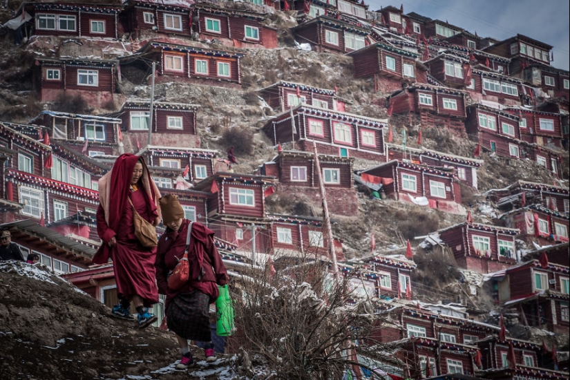 Larung Gar: 40.000 budistas a gran altura